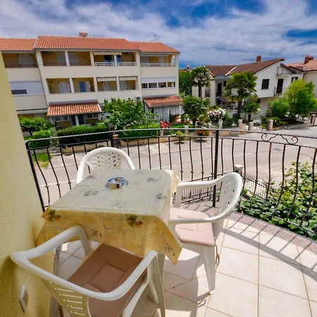 Fuer 2 Personen 30 M2 In Novigrad- Istrien By Interhome Novigrad Istria