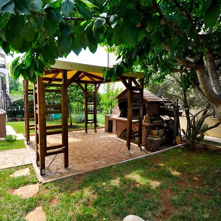 Fuer 2 Personen 30 M2 In Novigrad- Istrien By Interhome