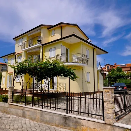 Lejlighed Fuer 2 Personen 30 M2 In Novigrad- Istrien By Interhome
